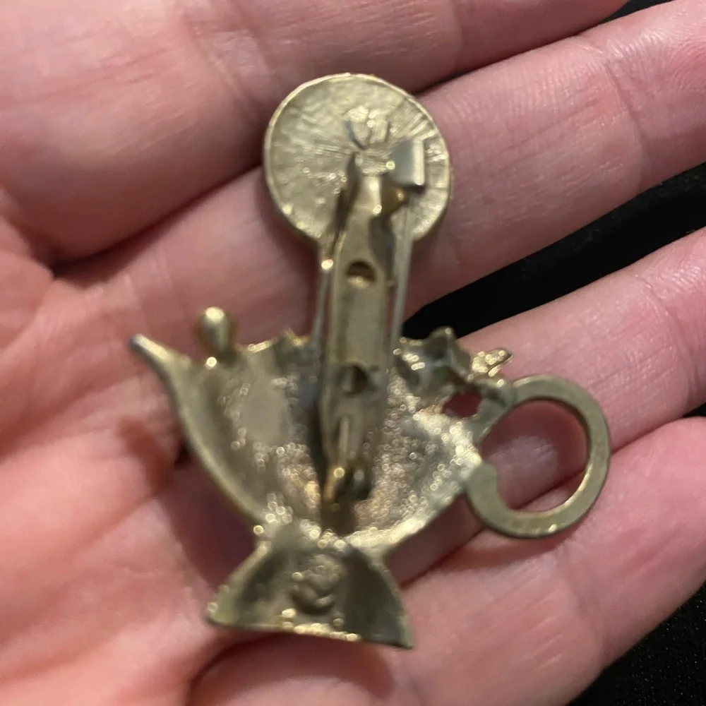 Festive Candle Brooch with Holly Design vintage - Picture 3 of 9